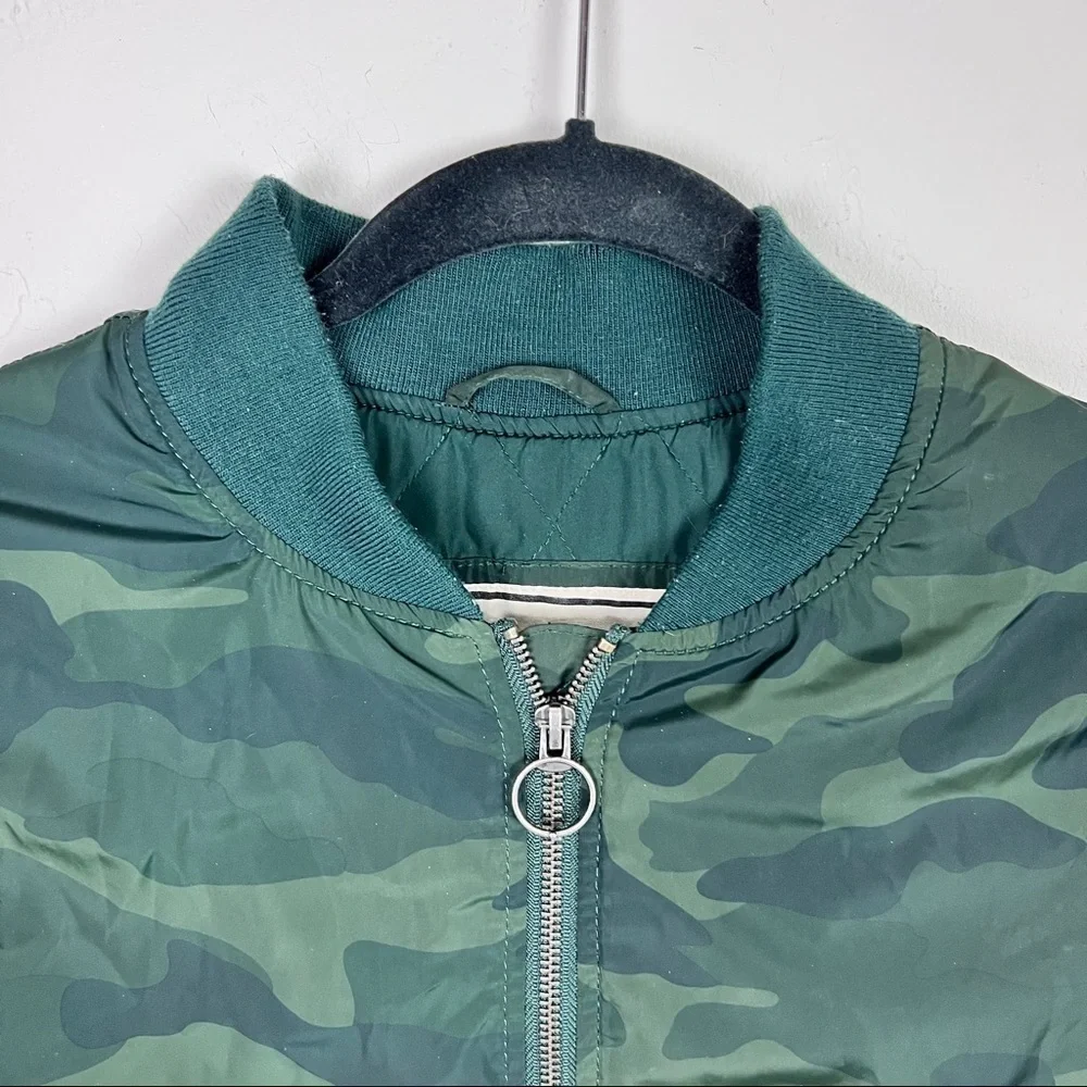 Garage women's camo bomber jacket small